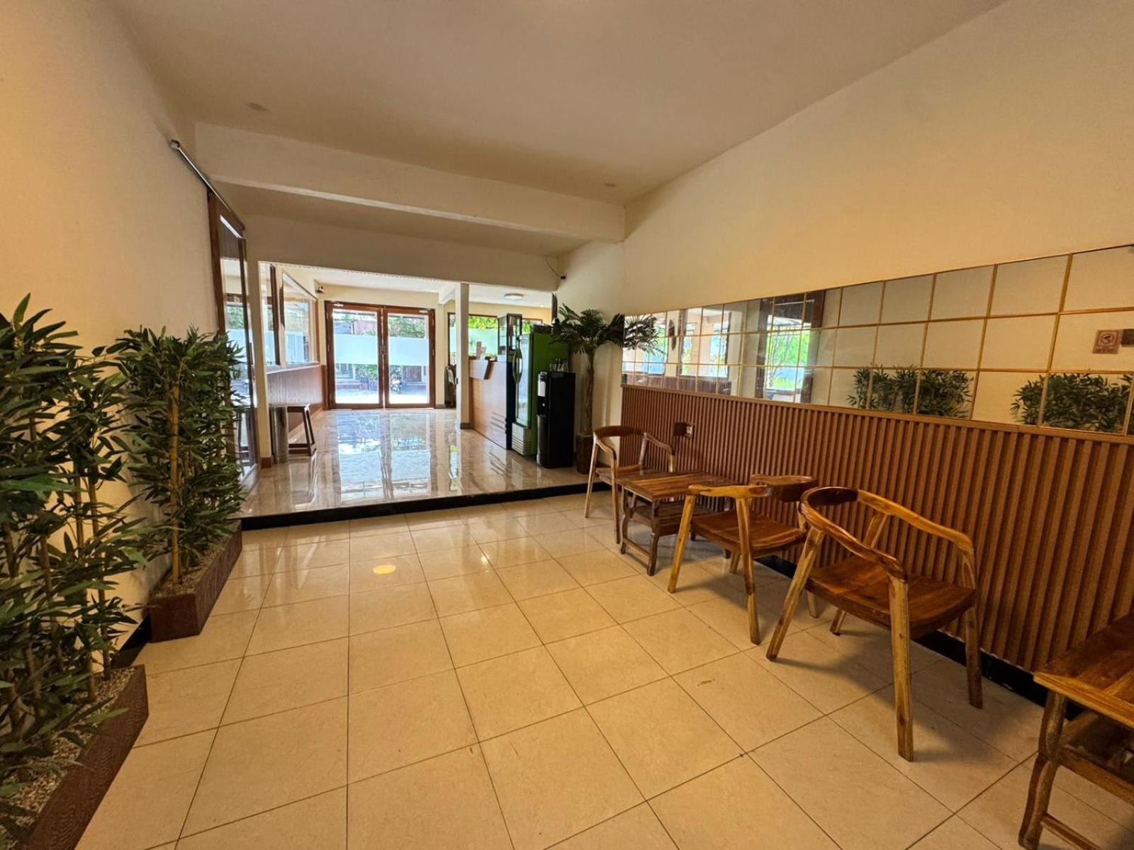 Wisma Madagaskar Palangka Raya Экстерьер фото